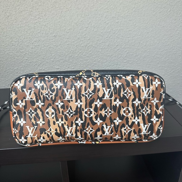 Limited edition reverse jungle Neverfull MM - Picture 8 of 16